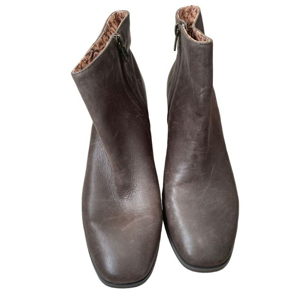 10 Lucky Brand Malvelia Brown Block Heel Booties Ankle Boots